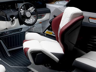 p23-helm-seat