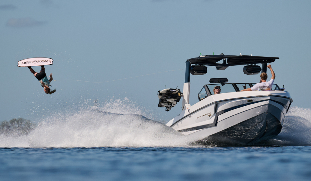 s25-hull-performance-wake