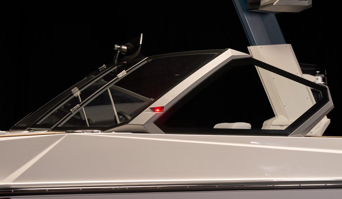 s25-windshield